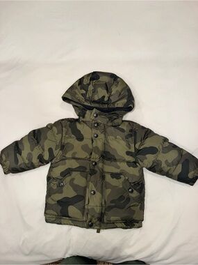 BabyGap Camo Down Puffer Jacket 12–18M NWT